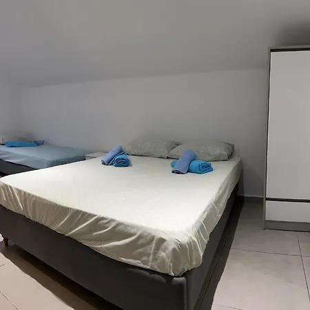 Vilă Mare Zakynthos, Private *