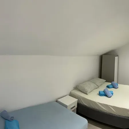 Vilă Mare Zakynthos, Private *