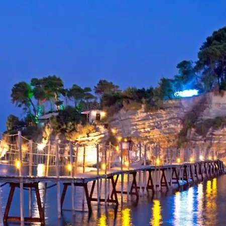 Mare Zakynthos, Private Vilă Laganas