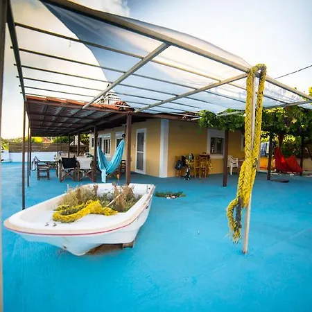 Vilă Mare Zakynthos, Private *