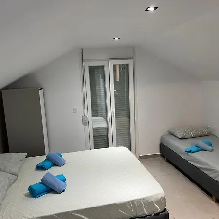 Mare Zakynthos, Private Λαγανάς