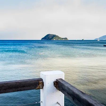 Mare Zakynthos, Private